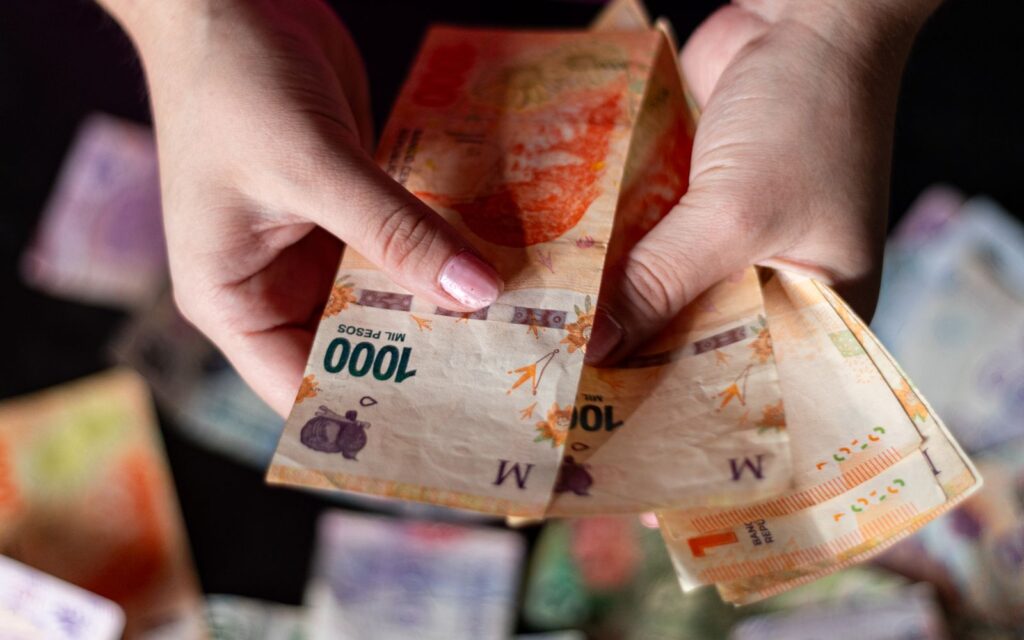 pesos argentinos soltya 1024x640